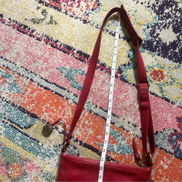 The Sak Lucia Red Pebbled Leather Crossbody Purse Messenger Handbag Adjustable - Picture 7 of 10